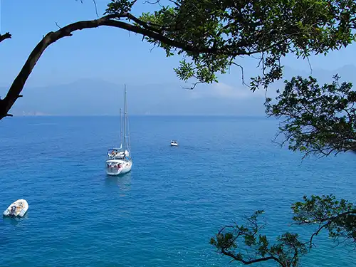 paysage mer bateau Corse du sud